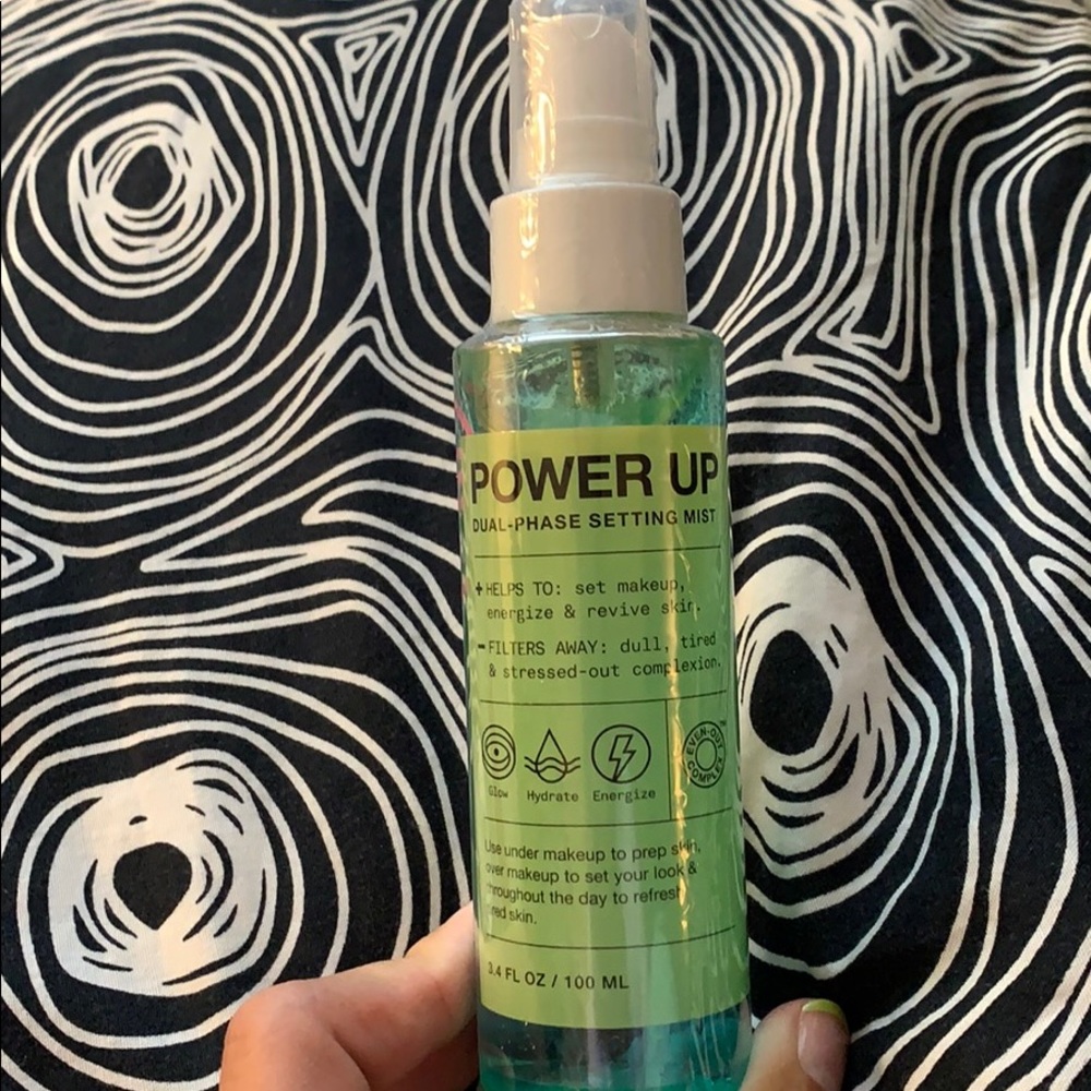 POWER UP Dual-Phase Setting Spray